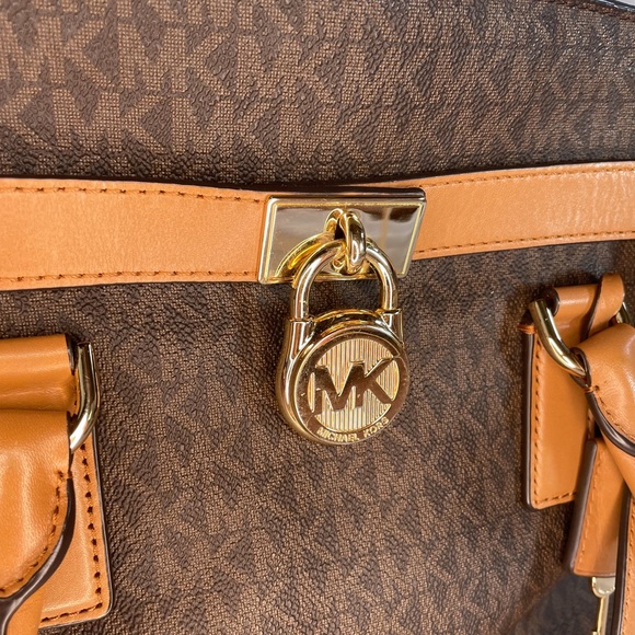 Michael Kors Leather Hamilton Satchel Bag Purse with Crossbody Strap - Picture 9 of 15